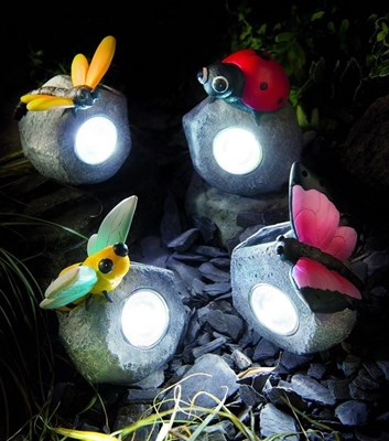 Изображение Светильник на солн батарее Камень с насекомым 7.5 * 6 * 10см
